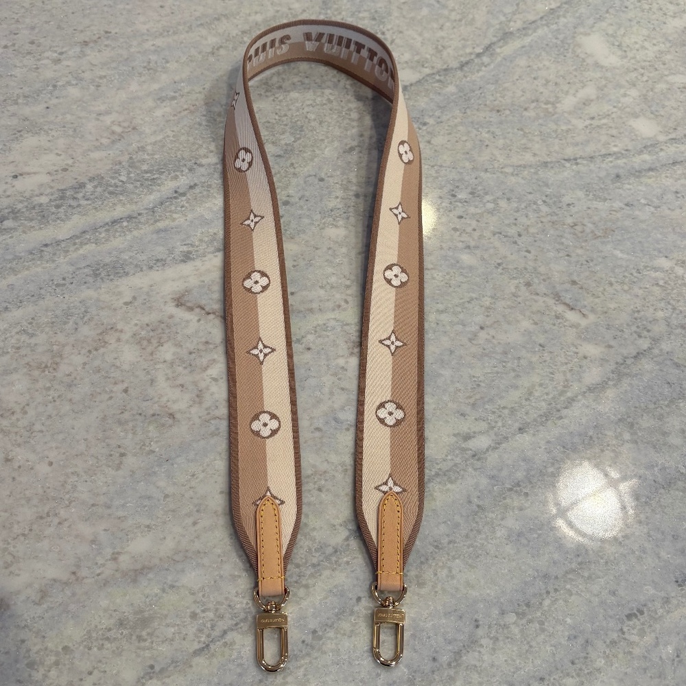 Louis Vuitton Cluny Mini Jacquard Strap M46055